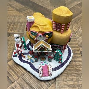 Danbury Mint Pillsbury Doughboy Popover Palace-1999 Holiday Village Collection